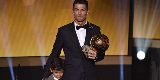 Ronaldo Berambisi Kembali Raih Ballon d'Or 2015