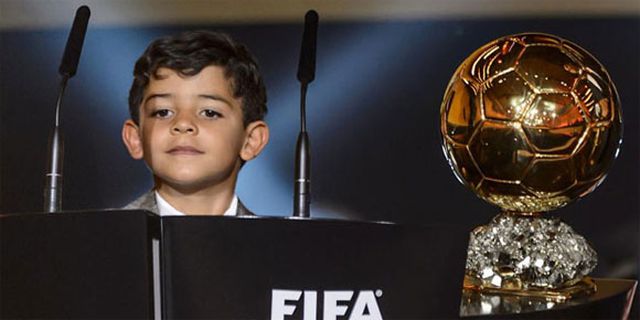 Cristiano Jr Kejutkan Sang Ayah di Ballon d'Or 2014