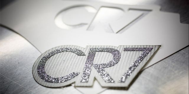 Galeri: Detail Sepatu Emas Glamor Ronaldo Spesial Ballon d'Or Galeri: Detail Sepatu Emas Glamor Ronaldo Spesial Ballon d'Or