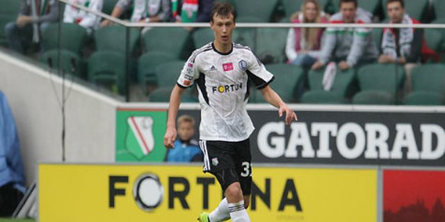 Wenger Konfirmasi Transfer Krystian Bielik