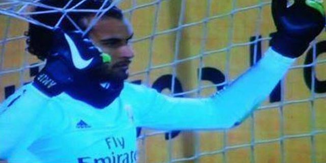 Heboh! Kiper Liga Mesir Ini Kenakan Jersey Madrid