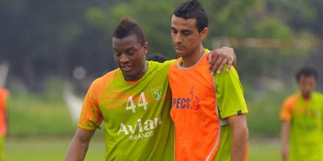 Pelatih Persebaya Berharap Lini Belakang Tak Teledor