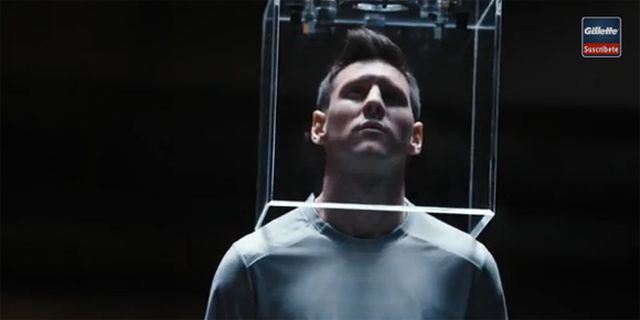 Kepala Masuk Kubus Kaca, Messi Jalani 'Siksaan' Unik Kepala Masuk Kubus Kaca, Messi Jalani 'Siksaan' Unik