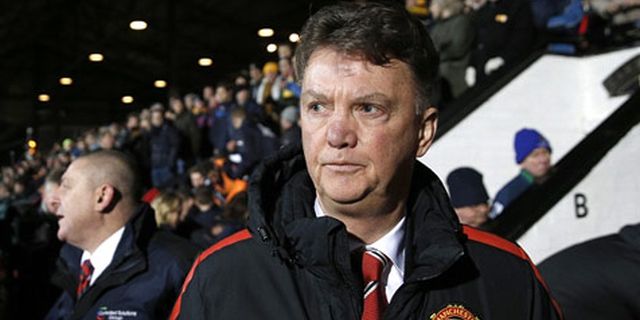 Van Gaal Marah, Kecewa Wasit dan Lapangan