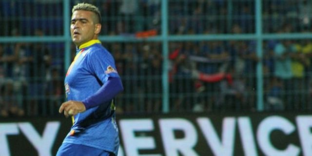 El Loco Antarkan Arema ke Final SCM Cup