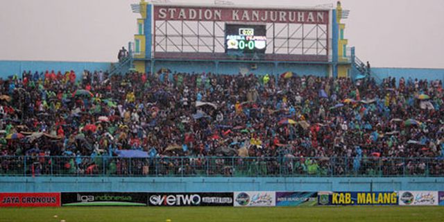 Arema Diminta Perbaiki Kualitas Lapangan Kanjuruhan