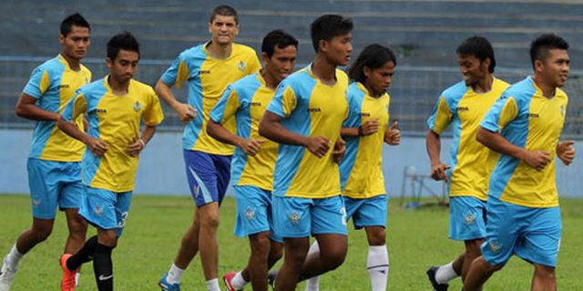Gama dan Dzumafo Seleksi di Gresik United Gama dan Dzumafo Seleksi di Gresik United