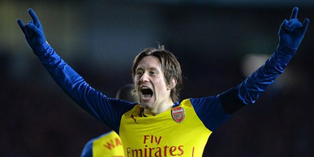 Wenger: Rosicky Luar Biasa