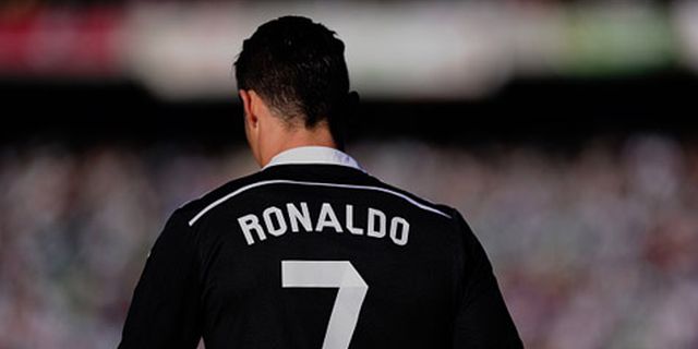 Ronaldo Kena Hukuman 12 Laga? 