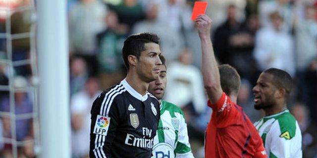 Cristiano Ronaldo Resmi Dihukum Dua Pertandingan