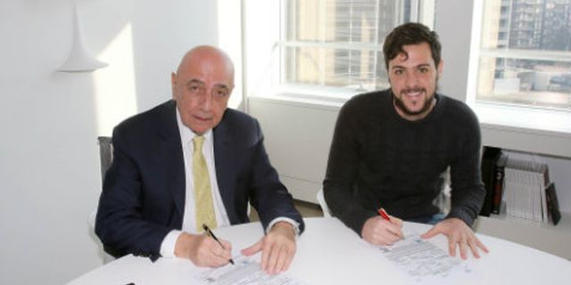 Destro Resmi Jadi Milik Milan Destro Resmi Jadi Milik Milan