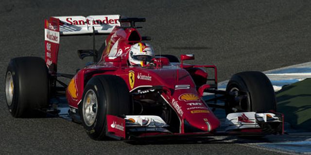 Vettel Langsung Tercepat Bareng Ferrari Vettel Langsung Tercepat Bareng Ferrari