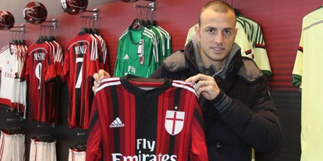 Antonelli Resmi Berseragam Milan