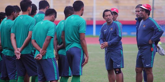 Aji Santoso Poles Lini Belakang Timnas U-23