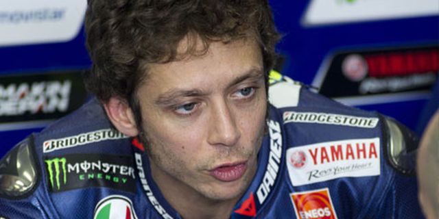 Lagi, Valentino Rossi Pamer Corak Unik Helm Uji Coba