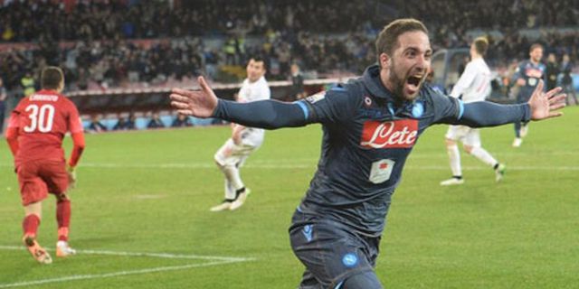 Higuain, Garansi Gol Napoli