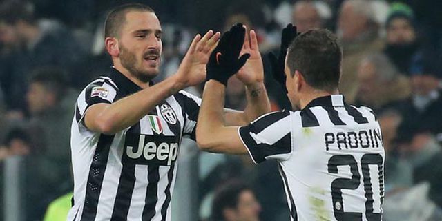 Video: Terjengkang Saat Selebrasi, Bonucci Mengaku Sengaja