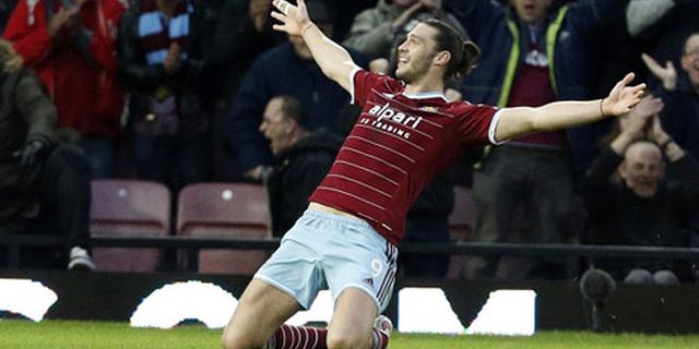 Big Sam Berharap Carroll Tampil Kontra Southampton