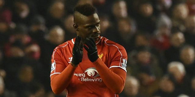 Henderson: Balotelli Pasti Senyum di Ruang Ganti