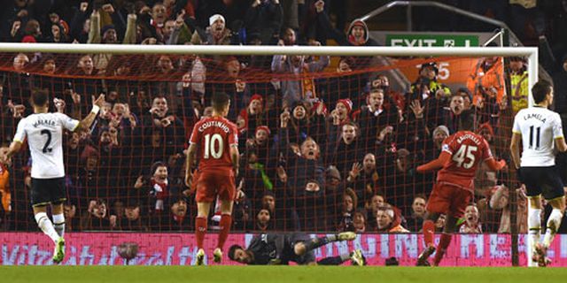 Balotelli Jadi Pahlawan, Fans Liverpool Ini Makan Kotorannya Sendiri! Balotelli Jadi Pahlawan, Fans Liverpool Ini Makan Kotorannya Sendiri!