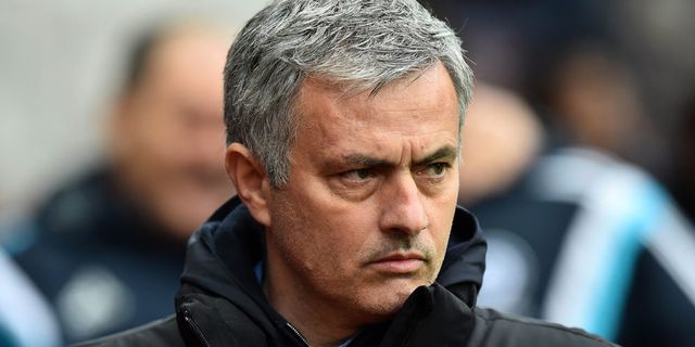Wasit Tak Beri Penalti Pada Chelsea, Mourinho Maklum