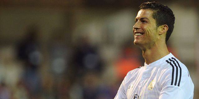 Fans Ronaldo: Banyak Berlatih, Kurangi Pesta!