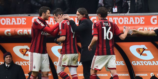 Review: Gol Destro Gagal Menangkan 10 Pemain AC Milan Review: Gol Destro Gagal Menangkan 10 Pemain AC Milan