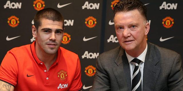 Ingin Masuk Tim Utama? Ini Syarat Dari Van Gaal Untuk Valdes