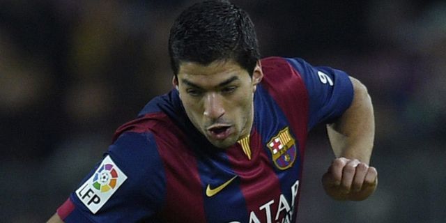 Tekel Keras Mascherano Buat Suarez Murka