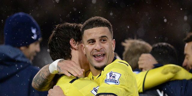 Tambal Lini Belakang, Man United Incar Kyle Walker