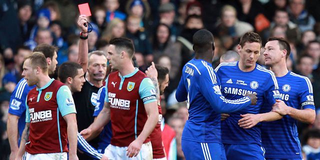 Ditekel Brutal, Mourinho Sebut Matic Beruntung Karirnya Tak Tamat