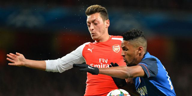 Dipermalukan Monaco, Ozil dan Alexis Dikritik Keras Dipermalukan Monaco, Ozil dan Alexis Dikritik Keras