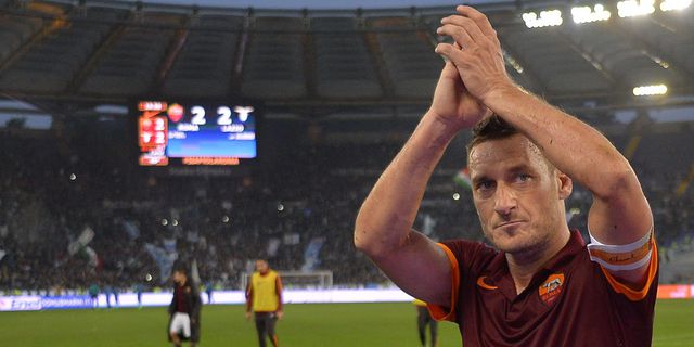 Nike Luncurkan Sepatu Spesial Untuk Francesco Totti