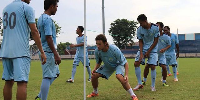 Maraton Uji Coba, Persela Terancam Kelelahan Maraton Uji Coba, Persela Terancam Kelelahan