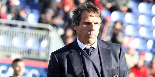 Baru Tiga Bulan, Cagliari Pecat Zola