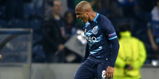 Spesialis Free Kick Bernama Brahimi