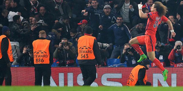 Video: Sikutan David Luiz ke Wajah Costa Luput Dari Pengamatan Wasit