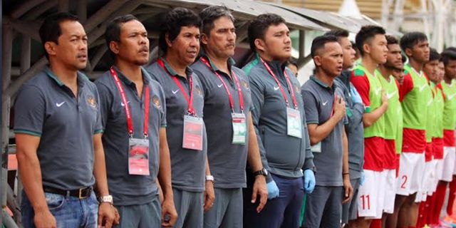 Aji Santoso: Tak Ada Lawan Mudah di Grup Ini Aji Santoso: Tak Ada Lawan Mudah di Grup Ini