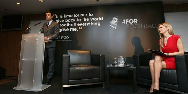 Figo Optimistis Saingi Blatter Untuk Presiden FIFA Figo Optimistis Saingi Blatter Untuk Presiden FIFA