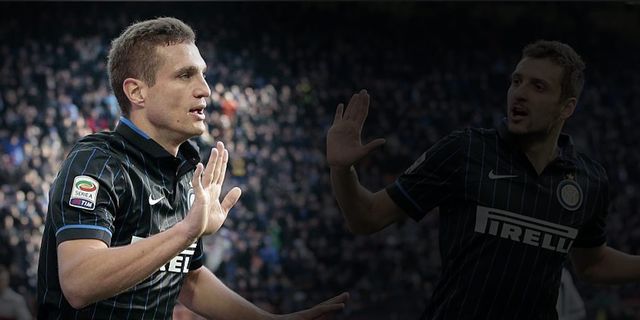 Agen: Manchester United Sebenarnya Ingin Pertahankan Vidic Agen: Manchester United Sebenarnya Ingin Pertahankan Vidic