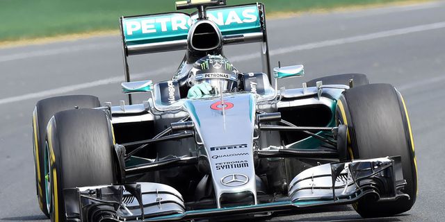 Rosberg Kuasai Latihan Pertama, Duet Ferrari Tempel Ketat