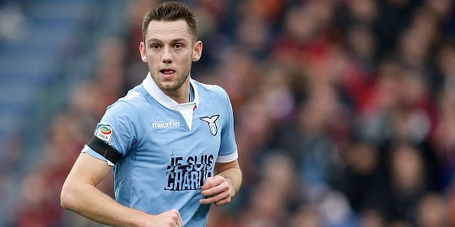 De Vrij Mentahkan Rumor Manchester United De Vrij Mentahkan Rumor Manchester United