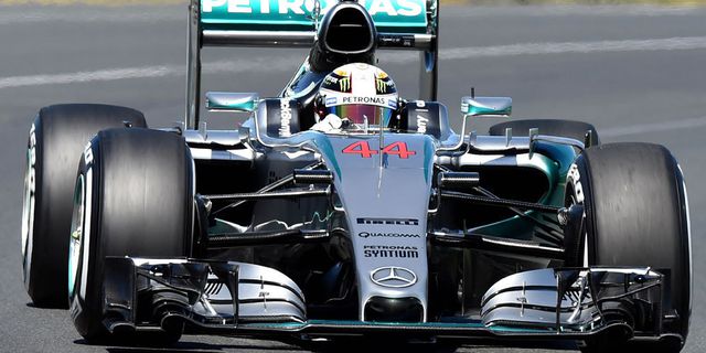 Kalah, Hamilton Ucapkan Selamat pada Ferrari-Vettel