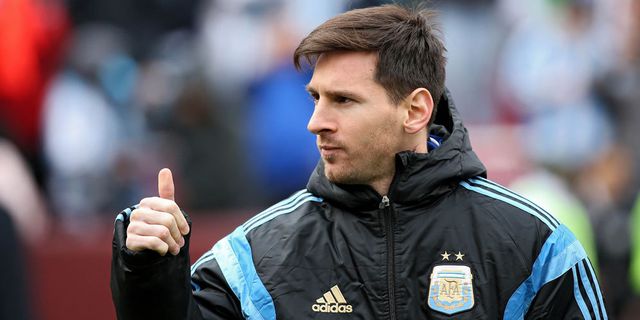 Kaki Masih Bengkak, Messi Berharap Bisa Lekas Sembuh