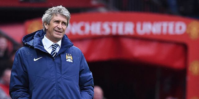 Kalah Derby, Pellegrini Diolok-olok Suporter Red Devils Kalah Derby, Pellegrini Diolok-olok Suporter Red Devils