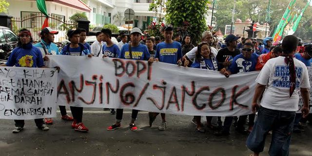 Arema Dicoret, Aremania Turun Jalan