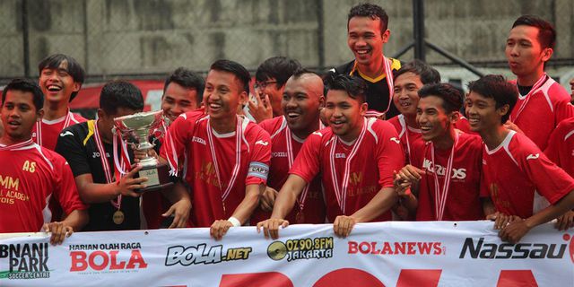 IMM FA Ditasbihkan Sebagai Juara Bola League 2014/15 IMM FA Ditasbihkan Sebagai Juara Bola League 2014/15