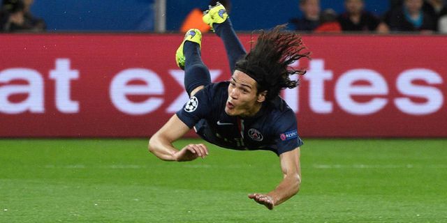 Cavani Puji Penampilan Barca dan Suarez