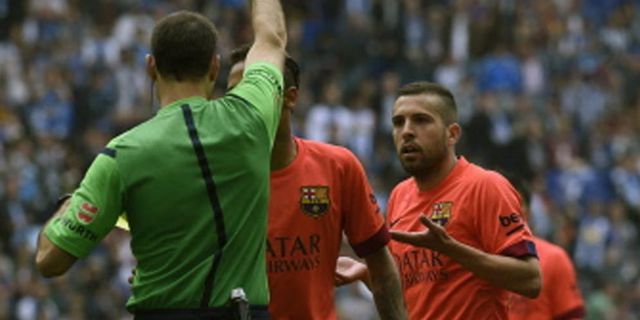 Busquets: Kartu Merah Alba Absurd, Wasit 'Caper' Busquets: Kartu Merah Alba Absurd, Wasit 'Caper'