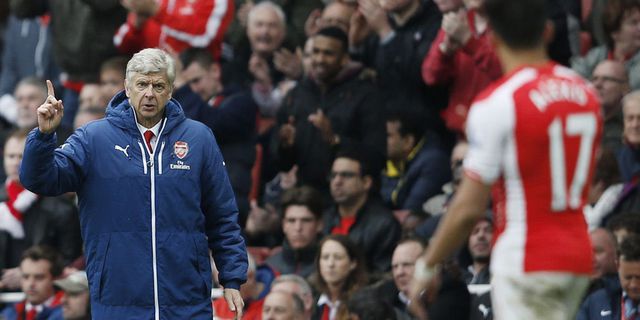 Kacamata Pertama Buat Arsenal